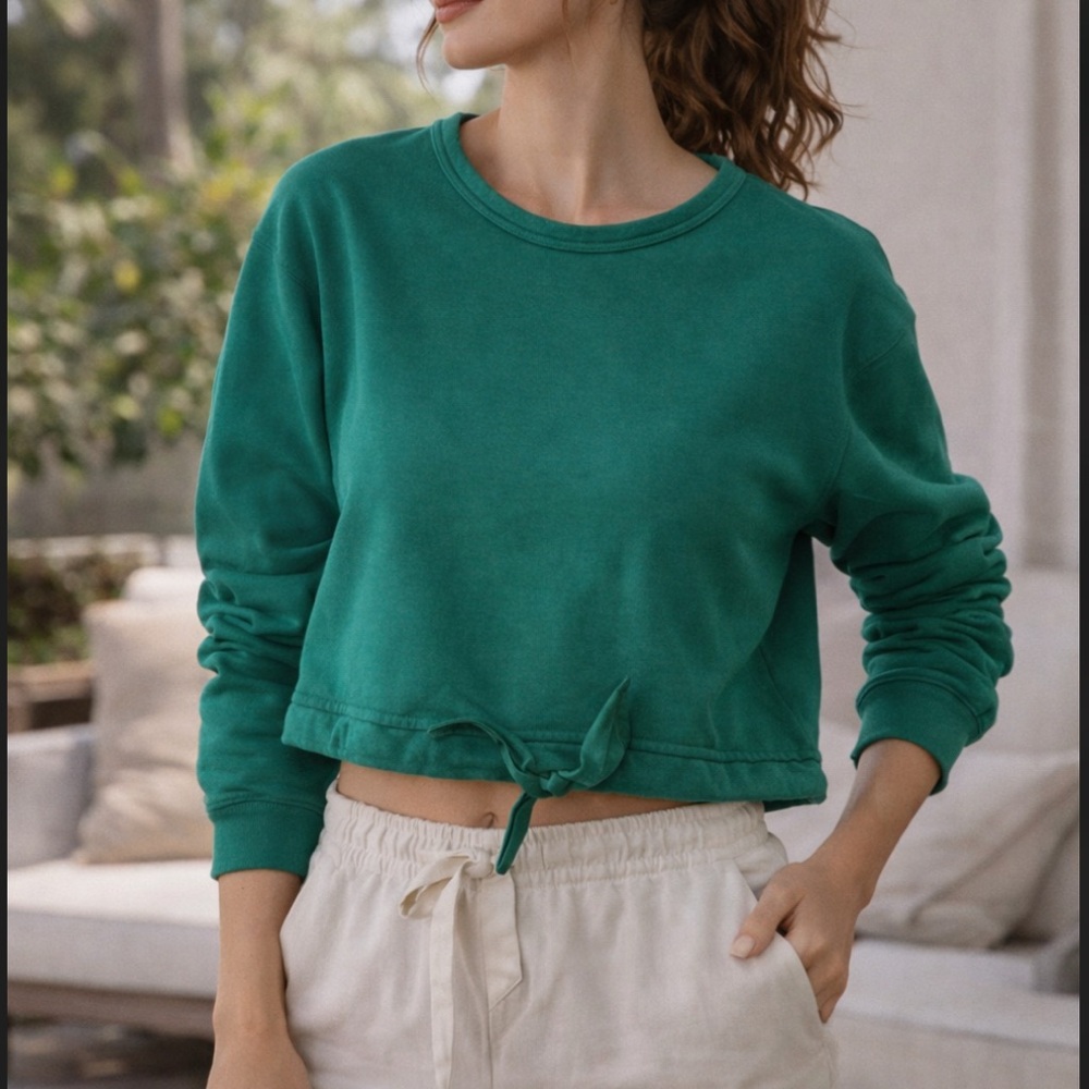 *CALI by Cali Dreaming Cropped Sweatshirt | 100%‎ Cotton | Size M/L